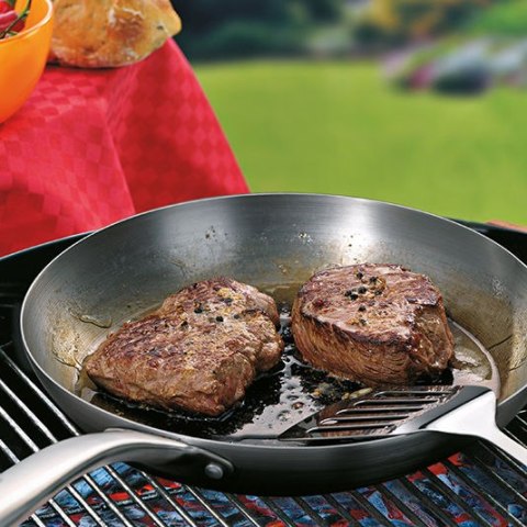 Patelnia żelazna śred. 24 cm